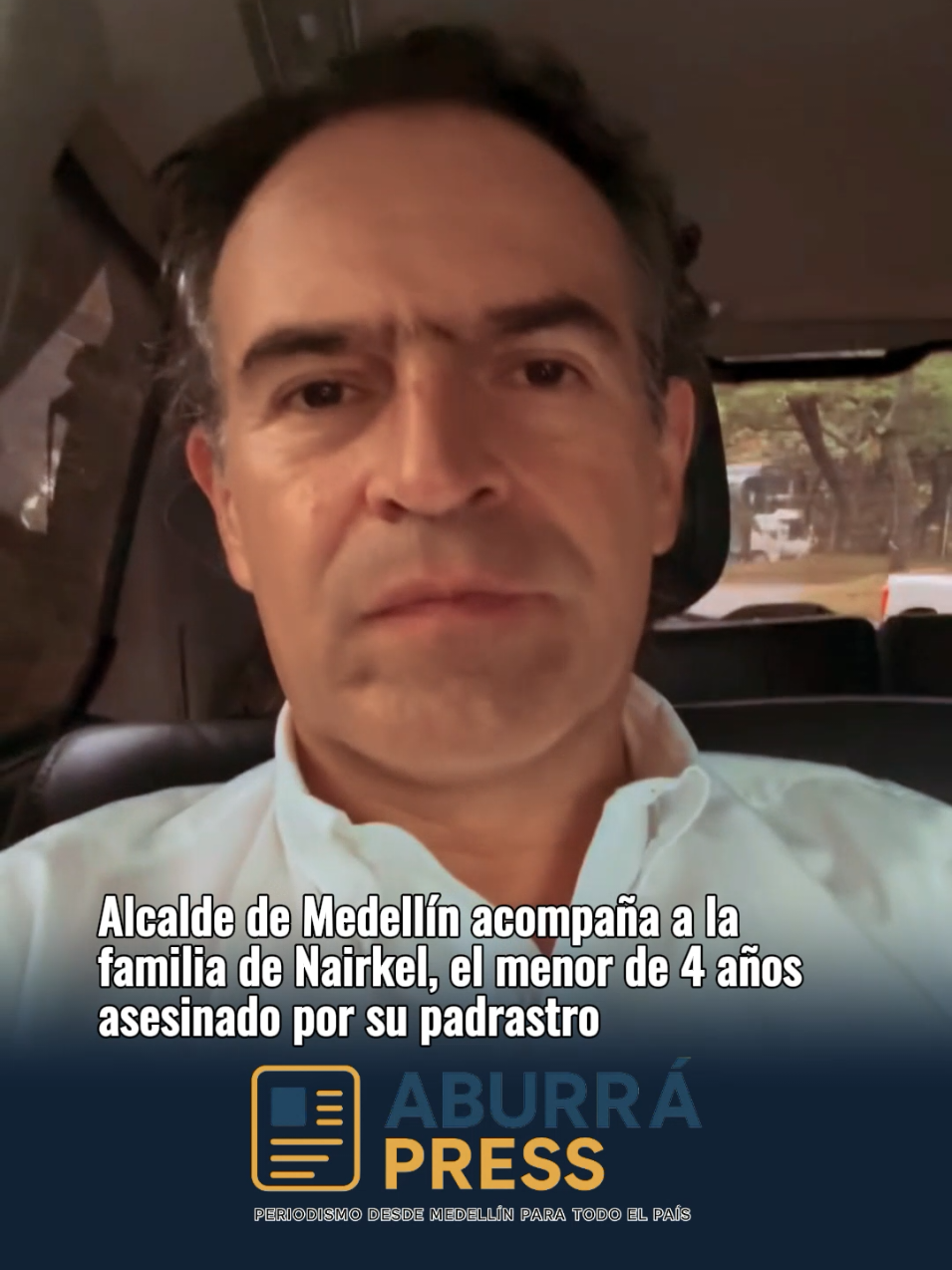 Alcalde de Medellín pide cuidar a la niñez tras el asesinato de Nairkel 📍 Medellín, Antioquia | El alcalde de Medellín, Federico Gutiérrez, anunció este jueves que asistirá a la misa de exequias de Nairkel, el niño asesinado presuntamente por su padrastro, un caso que ha generado gran rechazo en la ciudad. “Tenemos que seguir cuidando a nuestra niñez. No podemos permitir más abusos contra ellos”, expresó el mandatario, quien aprovechó para informar sobre recientes operativos contra redes de explotación infantil en Medellín. De acuerdo con Gutiérrez, en un trabajo articulado entre la Policía Nacional, la Fiscalía General de la Nación y la Alcaldía de Medellín, se logró la captura de siete personas señaladas de instrumentalizar y explotar a bebés de la comunidad indígena Embera en diferentes sectores de la ciudad, incluyendo El Poblado y Enciso. El alcalde hizo un llamado a la ciudadanía a no dar limosnas en las calles, ya que —según explicó— estas acciones fortalecen las redes de trata de personas que se lucran con la mendicidad infantil. “Estas organizaciones pueden llegar a recaudar hasta 180 millones de pesos mensuales. Por eso se mantienen activas y juegan con el futuro de nuestros niños”, advirtió. Finalmente, reiteró su compromiso con la protección de la infancia en la ciudad: “Seguimos combatiendo estas redes. Hoy acompañamos con tristeza a la familia de Nairkel, pero no bajaremos la guardia en la defensa de nuestros niños y niñas en Medellín”.