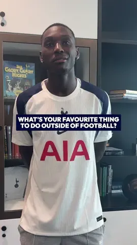 Quickfire questions with Randal Kolo Muani ⭐️