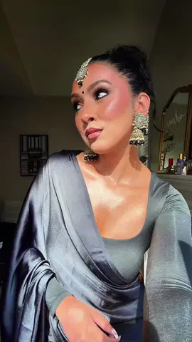 Songi songi but in all black🖤 Do we like this look?  #trend #dance #blacksaree 