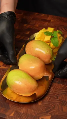 🥭🍫Cedric Grolet Mango Recipe For the mango core: - 2 tbsp glucose syrup - 3 tbsp cornstarch - Juice of one lime - 200 g mango (1 mango) - 200 g mango purée - Chopped mint For the cream: - 300 g heavy cream - 150 g white chocolate - 1 sheet gelatin - 150 g mascarpone For the chocolate glaze: - 200 g white chocolate - 100 g cocoa butter - Yellow-orange food coloring - TEMPER!!! For coloring, use an airbrush or a sponge. #Recipe #cooking #cedricgrolet @Cedric Grolet #mango #dessert