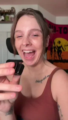Replying to @mads Yo it’s a really good microphone. You can’t even hear my kids 💁🏼‍♀️   