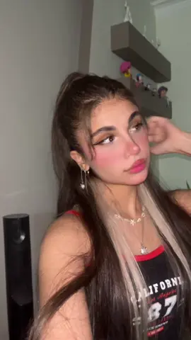 بیا یکم نزدیک مننن😙