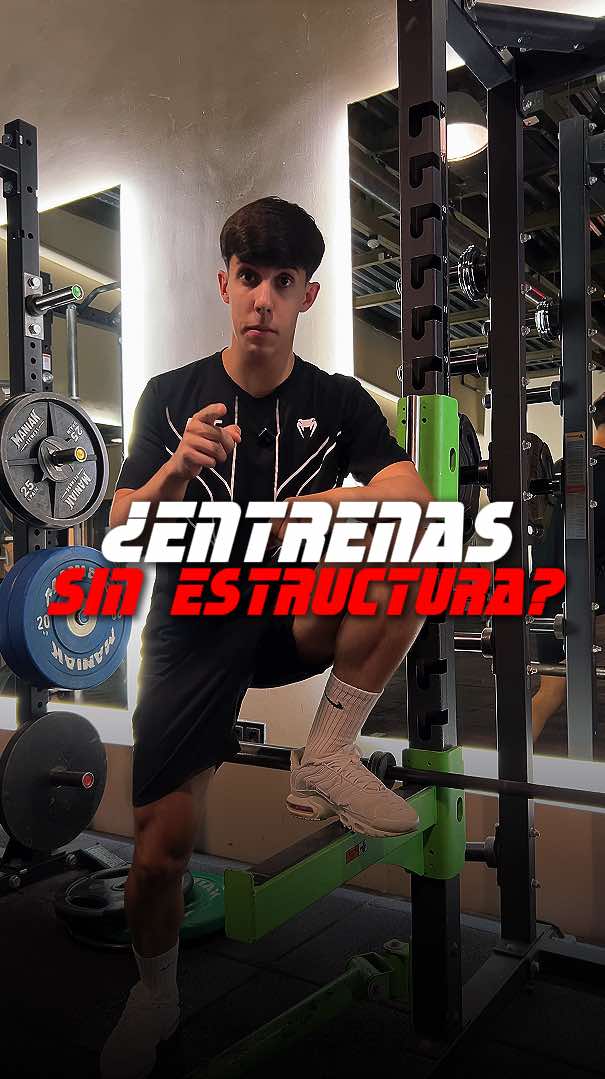 ¿POR QUÉ ALGUNOS MEJORAN TAN RÁPIDO? (LEE 👇) No es suerte. No es genética. Es tener estructura de entrenamiento. 3 pilares que todo peleador debe trabajar: 1️⃣ Movilidad – para moverte fluido y evitar lesiones 2️⃣ Resistencia mental bajo fatiga – para decidir cuando no tienes aire 3️⃣ Estabilidad de core – para golpear fuerte y defender derribos ¿Entrenas esto? Entonces mejoras. ¿No lo haces? Te estancas. ¿Quieres rendir como un peleador real? Sígueme. 🥊 #boxeo #mma #combate #entrenamiento #UFC 