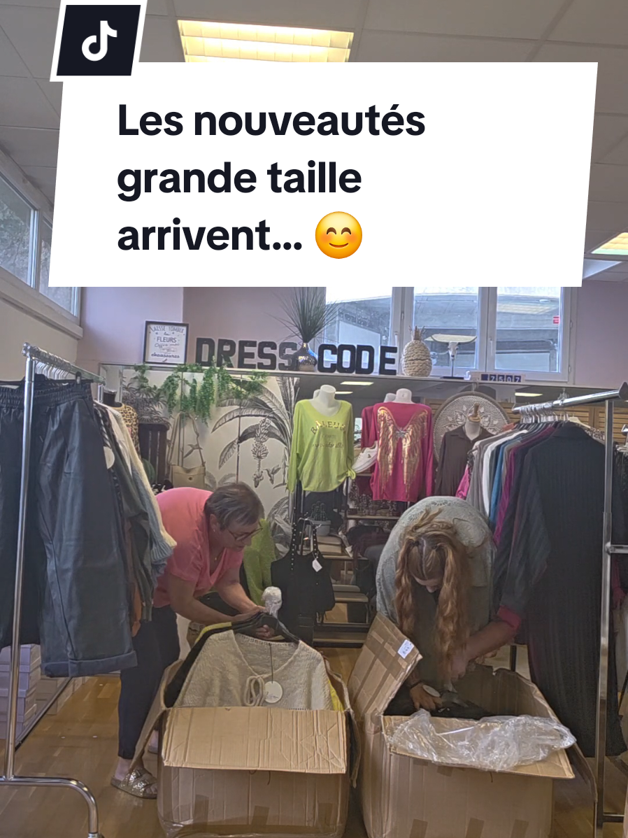 Découvrez la nouvelle collection grande taille ce samedi au showroom de 14h30 à 18h30 et en direct live shopping samedi à 20h et dimanche à 18h30  #grandetaillefemme #modegrandetaille #nouvellecollection #liveshopping #curvyfashion 
