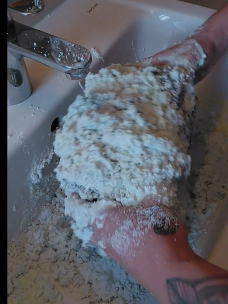 Recycled powder 🤤 #viralvideotiktok #powderbombs #fy #spongesqueezingasmr #fyb 