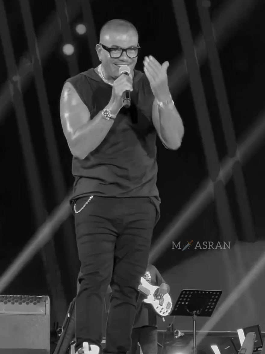 #اوعي_تكون_فاكر_اني_نسيت💞  #عمرو_دياب #amr_diab  #الهضبه_العشق🎩👌  #تصميمي❤️ @Amr Diab 