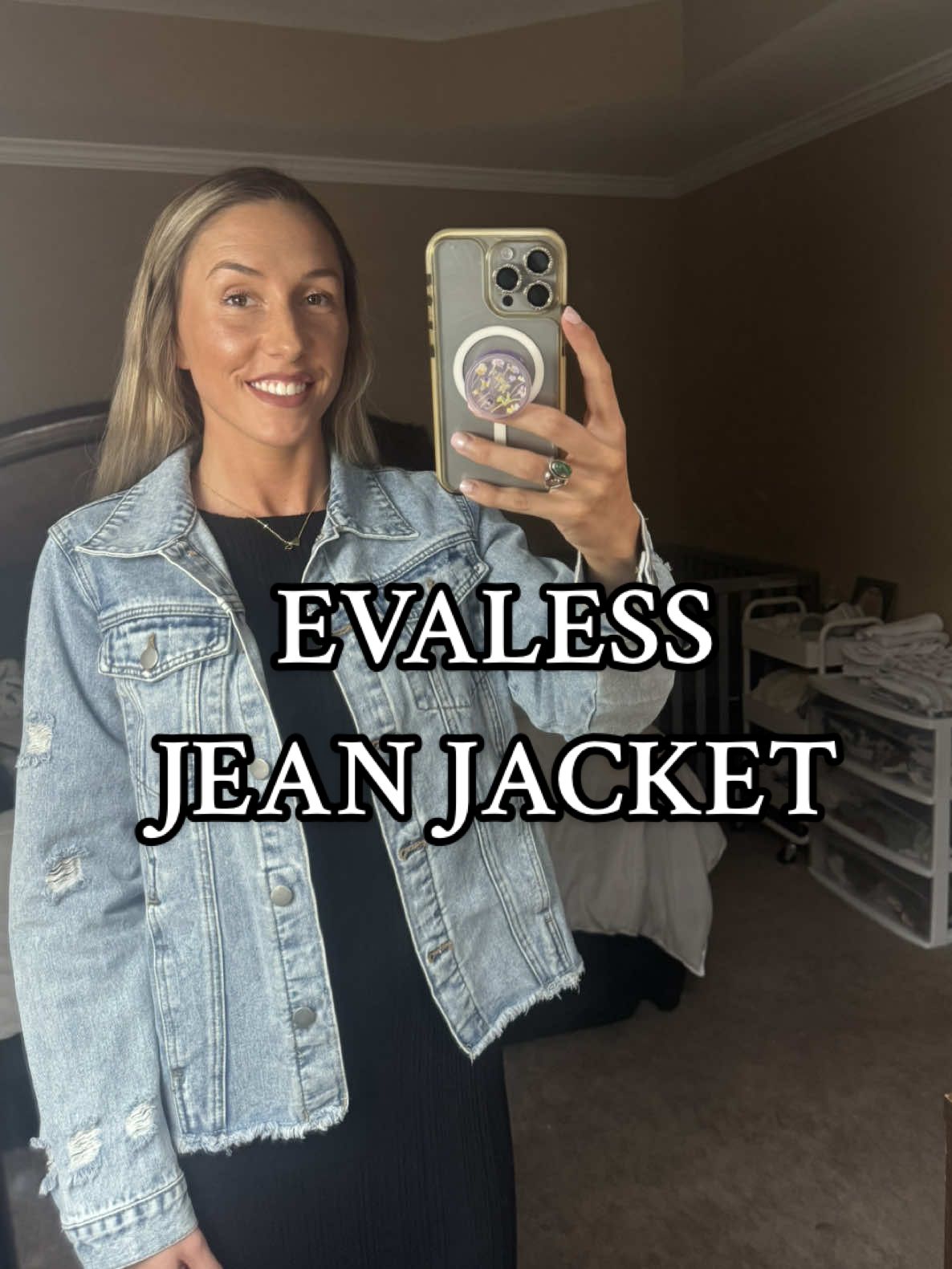 The perfect comfy jean jacket. 🤩 @Evaless_official  #fashion #fallfashion #jeanjacket #jeanjacketseason #evalessofficial 