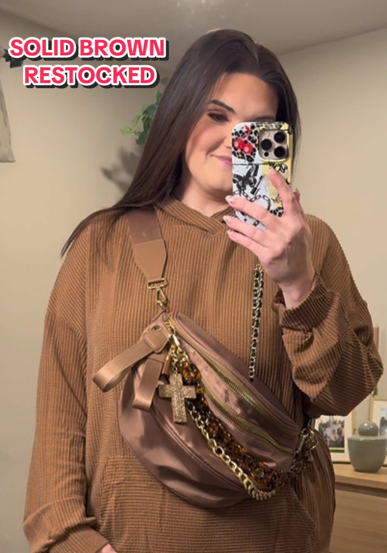 The perfect fall bum bag is back in stock!🤎🍂 Did you grab yours yet? @Gold Blush #goldblush #goldblushbumbag #bumbag #crossbodybag #bagaccessories #bagcharm #fallbag #fallfashion #tiktokshoprestock 