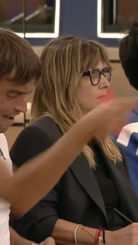 💙 TODOS cantan “YO QUIERO BAILAR” en el PRIMER PASE de MICROS de la GALA 1 de #OT2025 🎶⭐️ Podéis verlo COMPLETO en #ConexiónOT18S en @primevideoes 👀