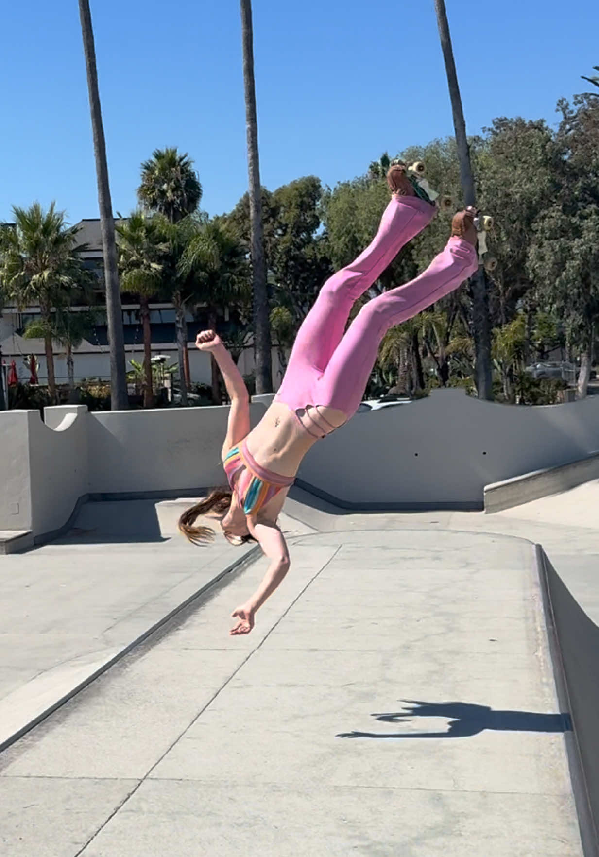 Ooo heavenly fun line at this park🥰🍓   . #skate #rollerskating #patina #quadskates #skatepark 