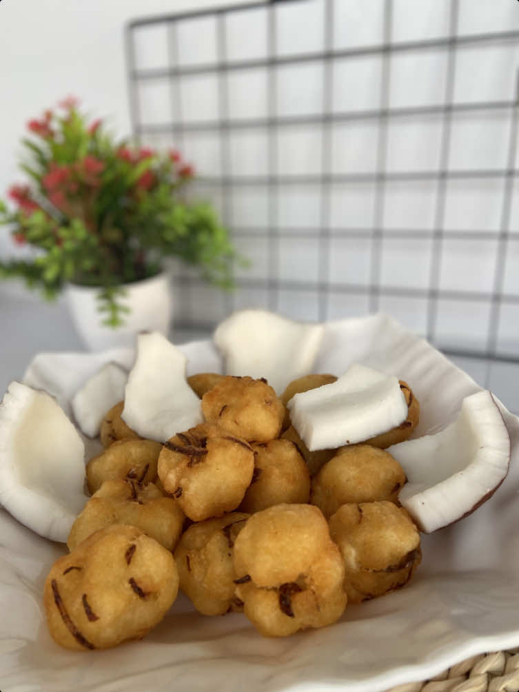 @Chef Aku👩‍🍳🇬🇭 #CapCut Rocky Crunch Balls 😎… Ghana street vibes turned luxury snack. Don’t drool too much 😏 #fyp #foryoupage❤️❤️ #funny #viral 