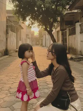 Kepada diriku yang dulu, terima kasih sudah kuat dan bertahan. Maaf, masa depan kita ternyata tidak semudah yang kau bayangkan. Tapi, sejauh ini kita berhasil melewatinya. #CapCut #fotomasakecil #fotoai #fyp 
