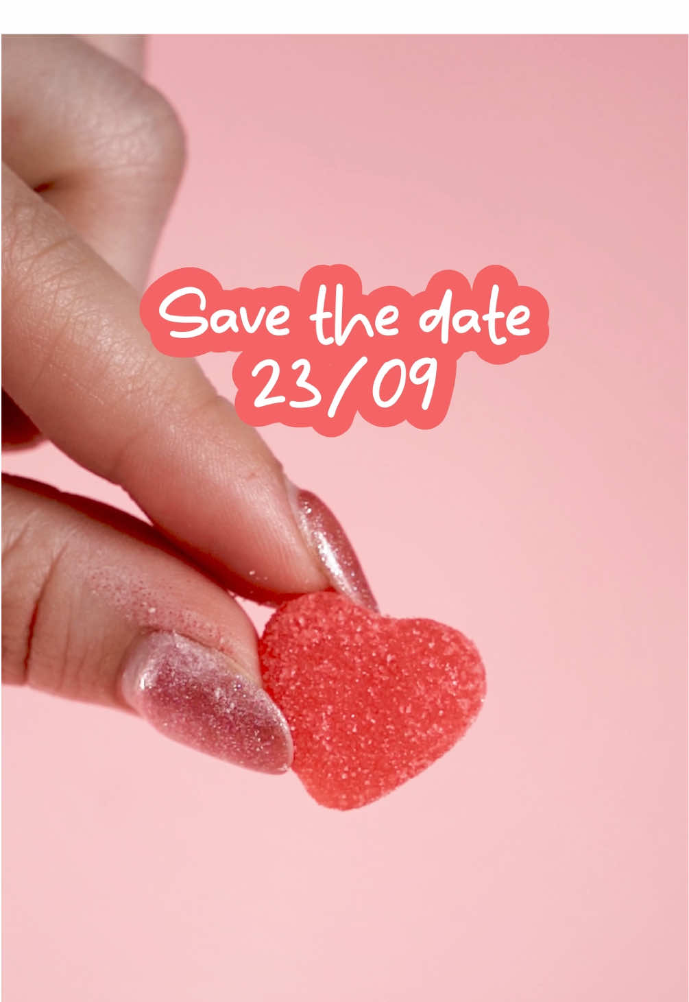 Parece algo comum que você já consumiu... 👀 Mas é a nova era de uma fórmula única! ❤️ ✨ Save the date: 23/09 ✨ #GummyOriginal #LançamentoGummy