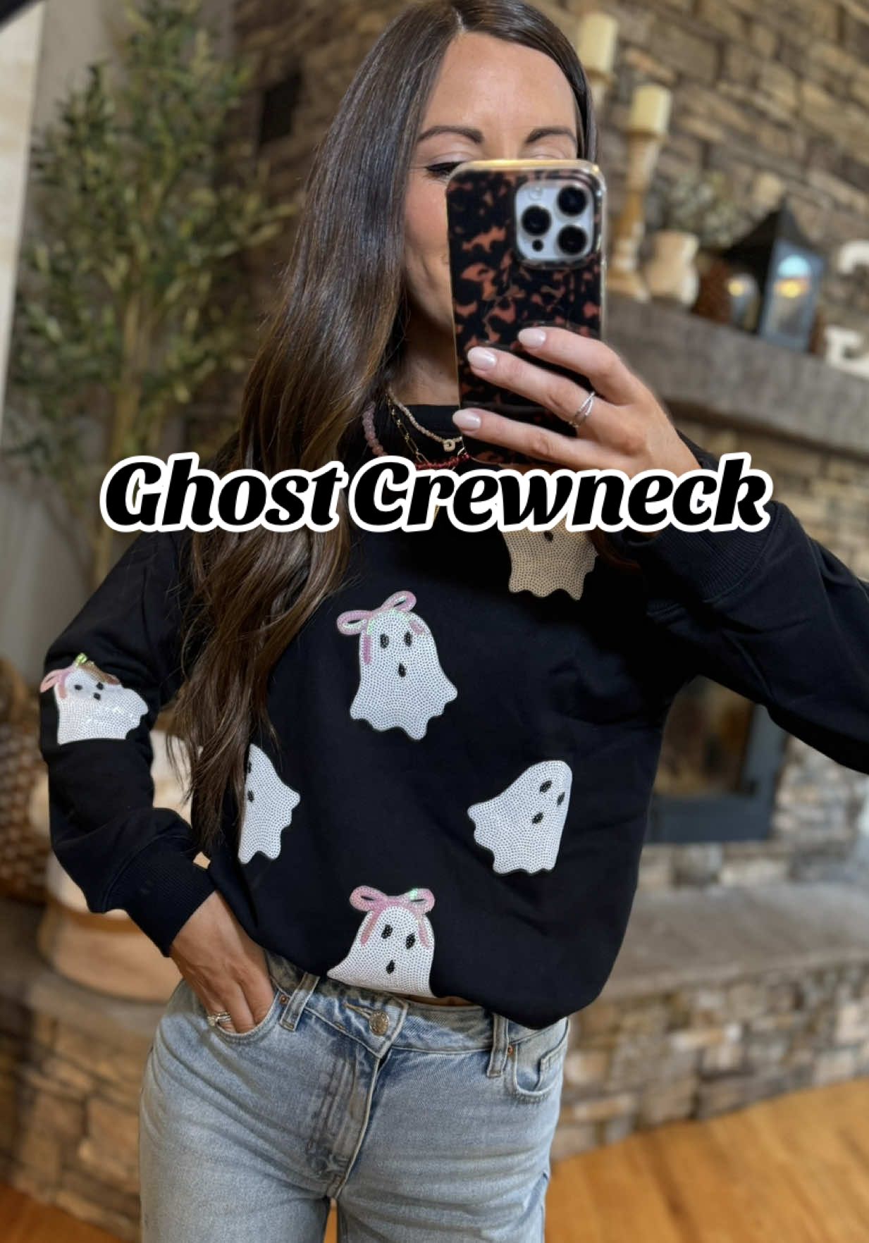 Such a CUTE little Halloween crewneck! #halloweenoutfit #ghostcrewneck #falloutfit #girlyhalloween #tiktokshoprestock 