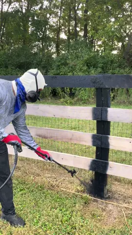 #foryou #fyp #fencepainting #horsefarm #bluecollar 