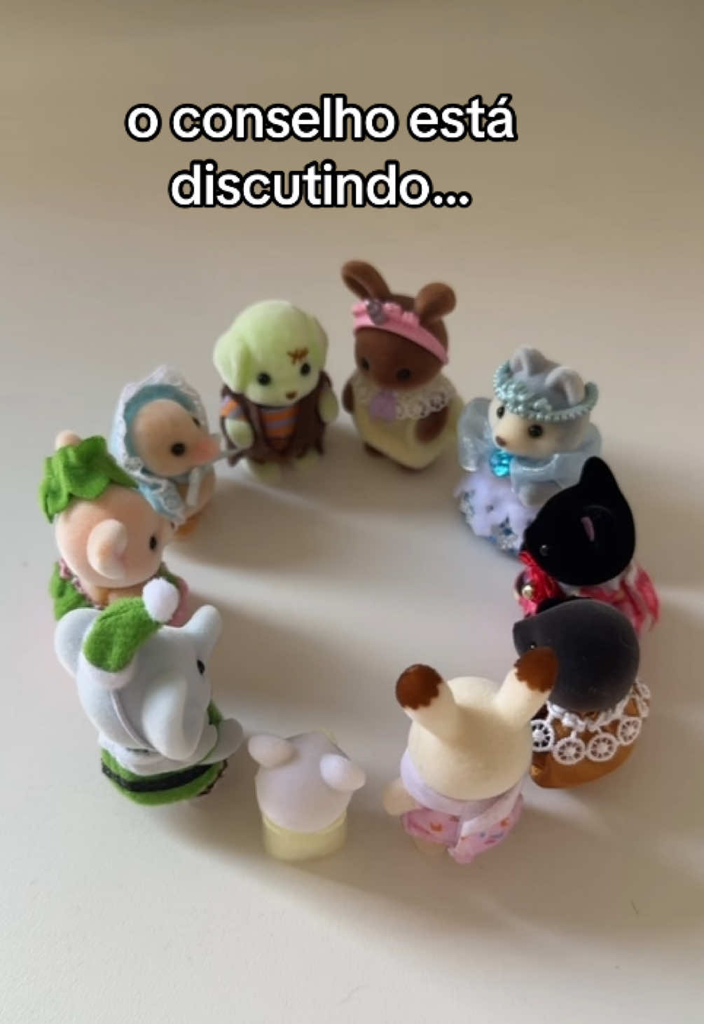 me dê agora um sylvanian novo 🫵🏻 ib: @Puflito 💖 #sylvanian #sylvanianfamilies #calicocritters #collector #acnh 