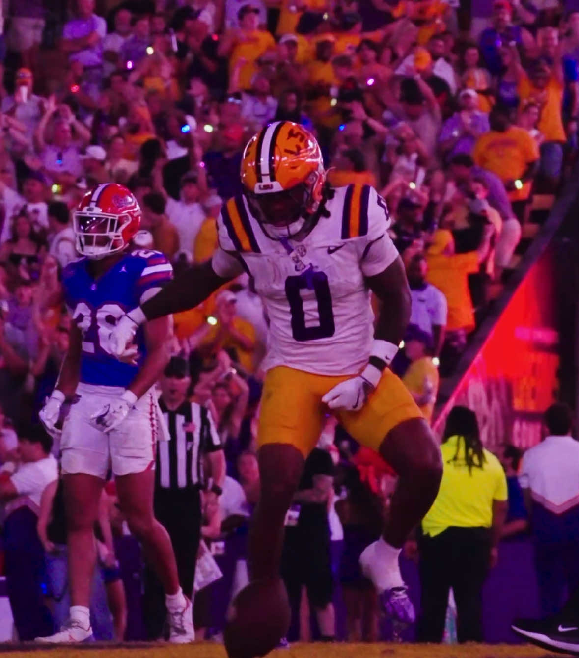 Walk round on them bill$💸 — #CollegeFootball #footballtiktok #sportstiktok #sportsedits #sportsvideography #LSU #lsufootball #