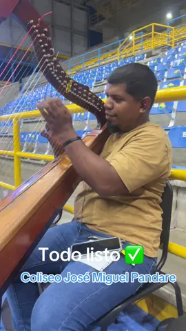 Todo listo en el Coliseo José Miguel Pandare en la Villa Deportiva de San Carlos