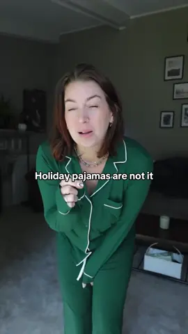 Don’t get me wrong, if it sparks you joy, HAVE AT IT BABYYYY! I would just rather spend my money on high quality pajamas that I can wear alllll the time rather than just for 1 month of the year 🤷🏻‍♀️ #holidaypajamas #womenspajamas #womenspajamaset #pajamaset #pajamasets  @Gap 