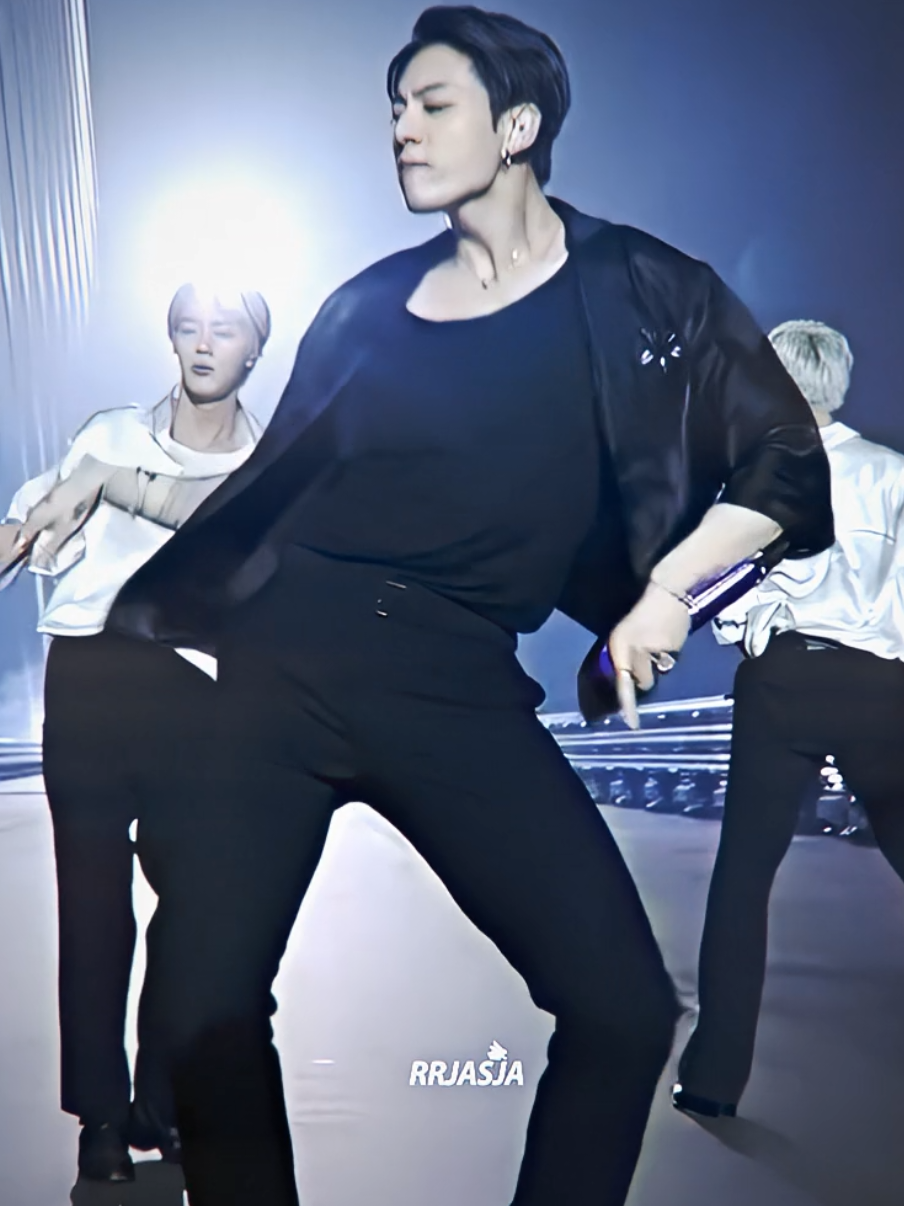 Jungkook girls, how are we even still alive, loving such a man? #jungkookedits #전정국 #jungkookaura 