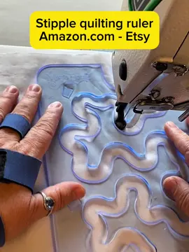 Stipple quilting ruler or Meander! Original template Marcia Baraldi at Etsy and Amazon Www.marciabaraldi.com.br #freemotion #quilting #quiltersoftiktok #patchquilt #patchwork  