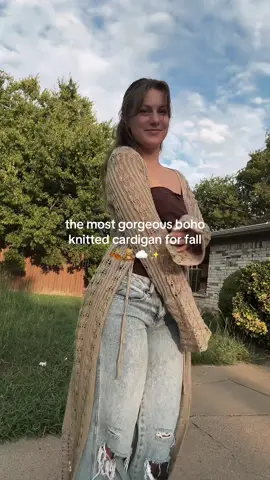 🍂 Cozy up in style with this boho knitted cardigan 🤎✨ The long, flowy fit and warm brown tones make it the perfect fall layering piece. Pair it with jeans, dresses, or boots for that effortless autumn aesthetic. 🍁 A must-have for your boho fall wardrobe! 🧶☕️ #fallfashion #bohochic #hippiestyle #cardiganoutfit #stevienicks 