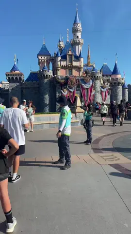 My solo morning at Disney while my daughter and man slept in. I entered the park at 8:17am and left at 11:15am and was ablw to ride 7 rides🩷  #disneyland #disneylandcalifornia #singlerider #disneylandsolo 