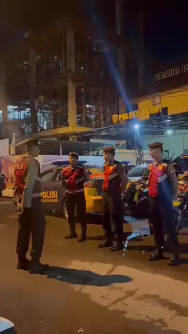Polres Ngawi dibawah kepemimpinan AKBP Charles Pandapotan Tampubolon, S.I.K., S.H., M.H., melalui Satsamapta Polres Ngawi, melaksanakan Patroli Perintis Presisi. Kegiatan Patroli bertujuan memelihara keamanan dan ketertiban masyarakat, khususnya warga Kabupaten Ngawi. Dengan kehadiran polisi yang aktif dan responsif, Polres Ngawi berupaya memberikan rasa aman dan nyaman bagi masyarakat, serta mencegah potensi gangguan keamanan di wilayah Kab. Ngawi. #PolresNgawiPesat  #PolresNgawiPresisi  #PolriUntukMasyarakat  #PoldaJatim  #PatroliPerintisPresisi 