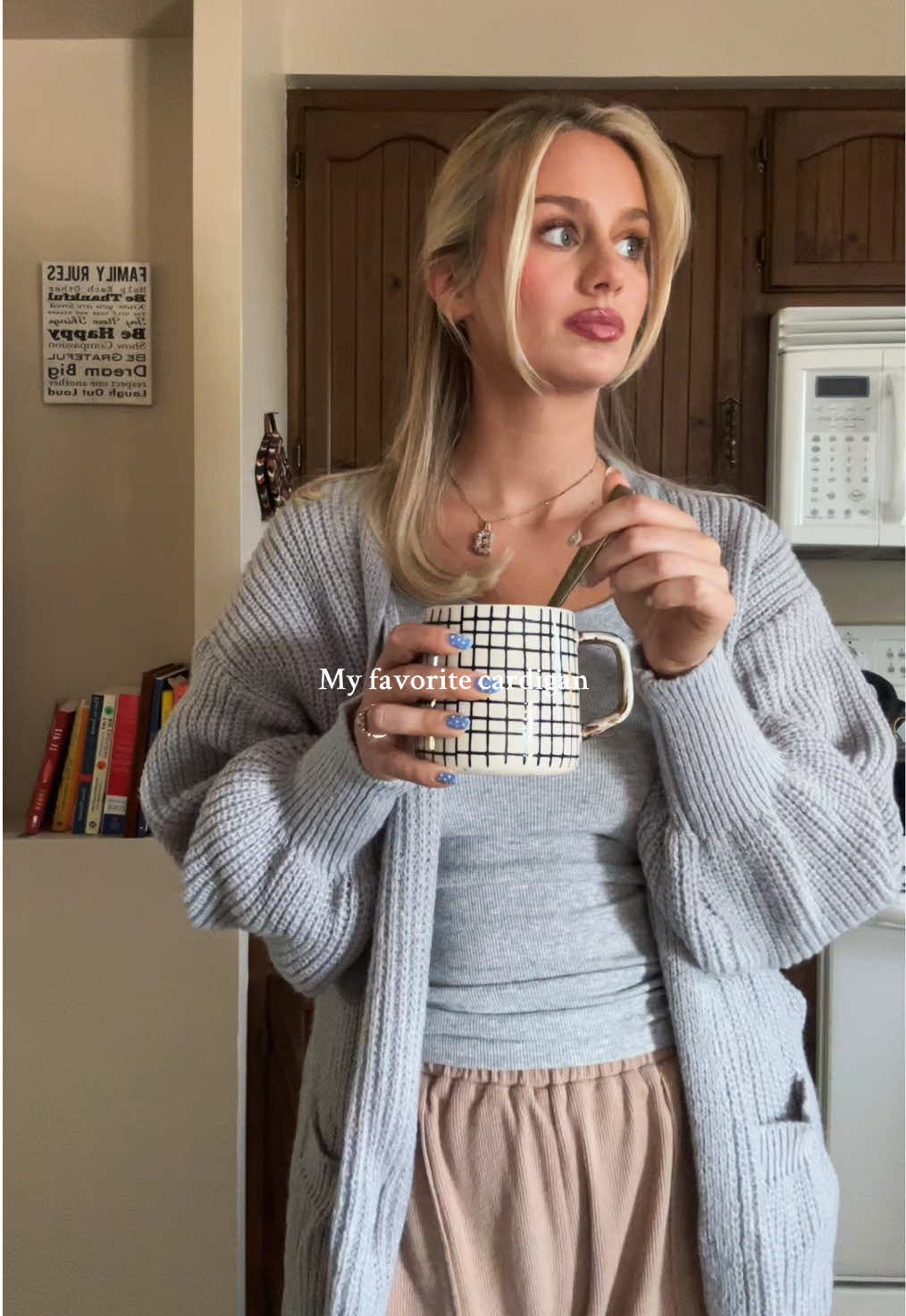 I feel cute . . .  #cardigan #cardiganoutfit #falloutfits #autumnfashion #autumnaesthetic 