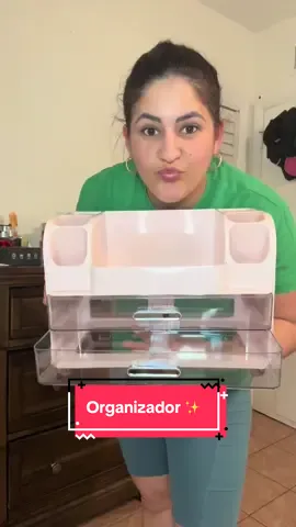 Organizador de skincare y perfumes ✨ Orden y estilo en un solo lugar #Organizador #SkincareLovers #PerfumeAddict #BellezaOrganizada #EstiloEnCasa