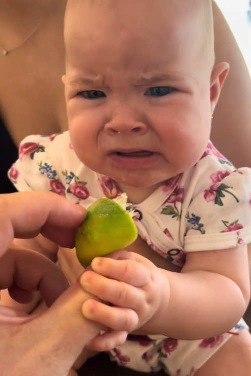 The baby tried lemon for the first time🍋#baby #eating #funny #usa #tiktok 