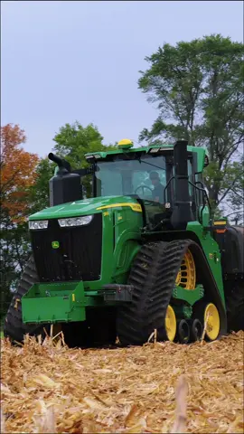 The @John Deere & @Salford combo #proudfarmer💪💪💪 #farmtok #johndeere 