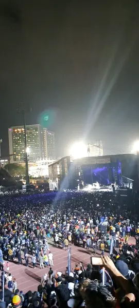 Lonely by Akon #papuanewguinea #live #akon