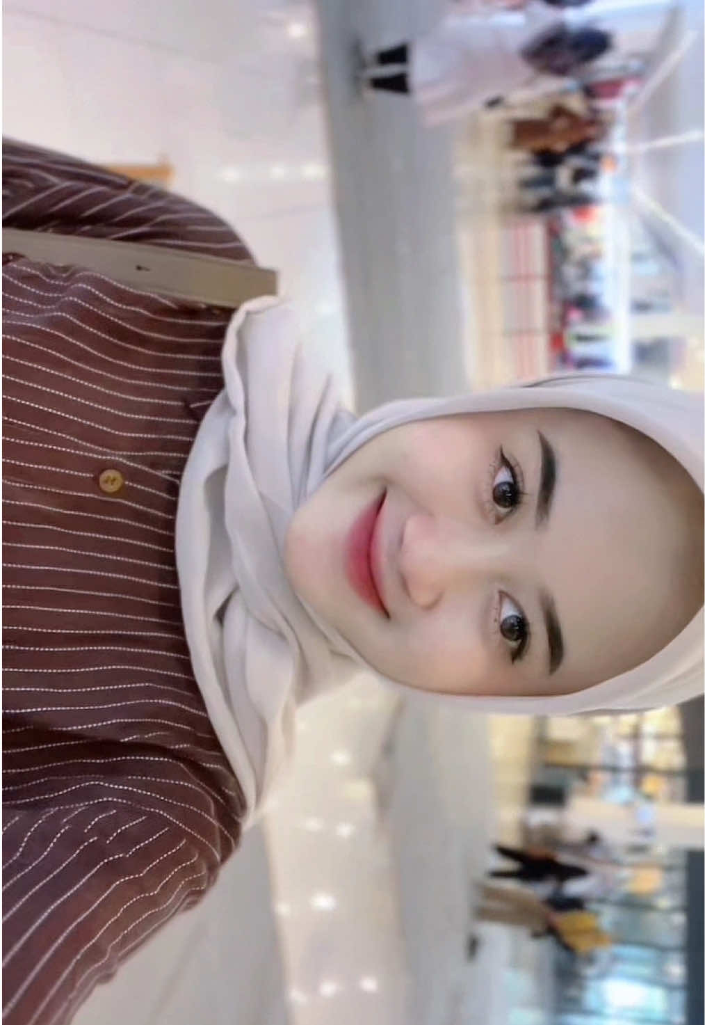 arep sambat kesel urip tapi pie? eong kadung lahir🙂