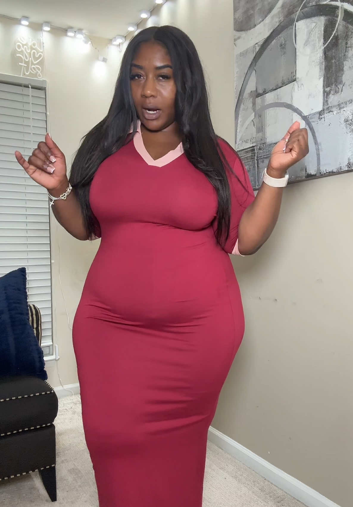 If you don’t know what to wear this long fitted dress could be your new go to you can wear this with boots. You can wear this with slides sandals heels. This is a cute office girly dress casual every day outfit plus size friendly 