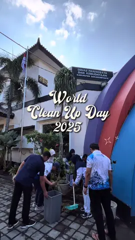 Disparbud Kab. Banjarnegara melaksanakan kerja bakti di lingkungan kantor dalam rangka World Cleanup Day Indonesia 2025 “Menuju Indonesia Bersih 2029”. #Banjarnegara #KabupatenBanjarnegara #WCD #fyp #viral 