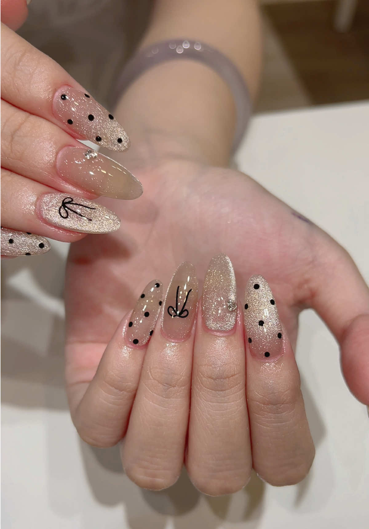 Mắt mèo siêu sáng kết hợp với chấm bi , đính đá và sticker nơ ✨#nailart #trending #viral #nail #fyp 