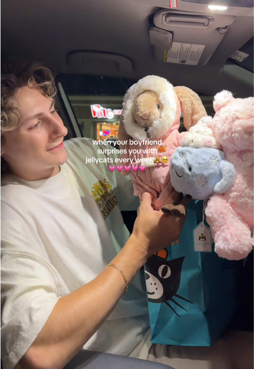 thanks king for the @Jellycat 🥹🥰💗 my dream jellycats & dream man #jellycat #jellycats #leolabear #bfgoals #jellycathaul 