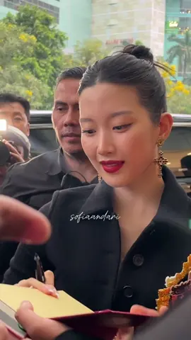 250918  #문가영 For Grand Opening Dolce&Gabbana Beauty at Plaza Indonesia.  CANTIK BGT MBA BULAN!!! the real 'True Beauty' 😭💘 #MoonGayoung #MoonKayoung #TrueBeauty  #Jakarta 