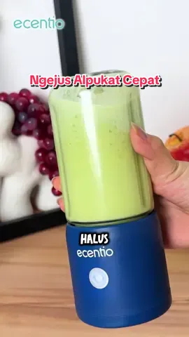 Ngejus satset dengan juicer mini dari ecentio 💙 . . #tiktok #fyp #promo 