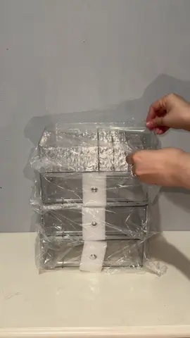 Akhirnya punya acrylic organizer yang lucuuu banget🤍 #rakakrilik #rakmakeup #acrylicorganizer #acrylicmakeupstorage 