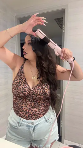 Hi my name is Meri and this is how I curl my hair 😂 I used the L’ange airflow styler!  #lange #langehair #hairtutorial #tiktokshopcreatorpicks #tiktokshoprestock 