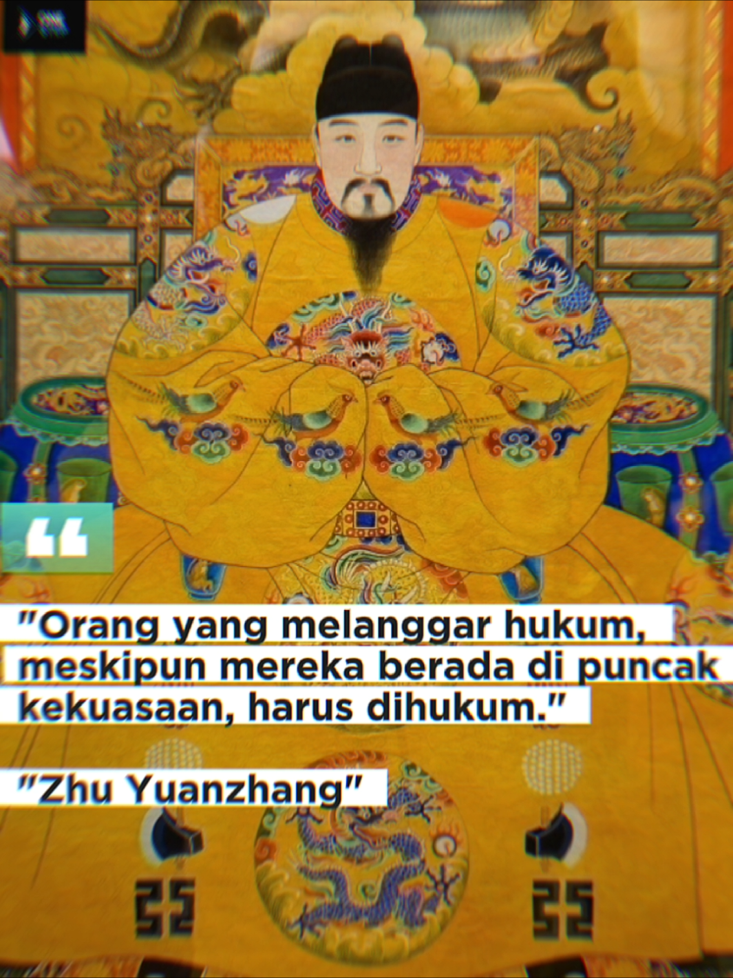 Zhu Yuanzhang, yang juga dikenal sebagai Kaisar Hongwu, adalah pendiri Dinasti Ming (1368–1398). Kisah hidupnya sangat unik karena ia bukan dari keluarga bangsawan, melainkan dari keluarga petani miskin. Setelah orang tuanya meninggal akibat wabah dan kelaparan, ia terpaksa menjadi biksu pengemis. Di tengah kekacauan dan ketidakpuasan rakyat terhadap Dinasti Yuan yang dipimpin Mongol, Zhu Yuanzhang bergabung dengan kelompok pemberontak. Berkat kecerdasan dan kemampuan militernya, ia naik pangkat dan menjadi pemimpin. Pada tahun 1368, ia berhasil merebut ibu kota Yuan dan mengusir penguasa Mongol. Ia lalu memproklamirkan dirinya sebagai kaisar dan mendirikan Dinasti Ming. Sebagai kaisar, Zhu Yuanzhang dikenal sebagai penguasa yang tegas dan kejam, tetapi reformasinya, seperti memberantas korupsi dan mendistribusikan tanah, membawa stabilitas dan kemakmuran bagi Tiongkok.  Ia dianggap sebagai salah satu kaisar terpenting karena berhasil mengusir penguasa asing dan mengembalikan kekuasaan ke tangan etnis Han. #sejarah #History #kaisar #emperor #tiongkok 