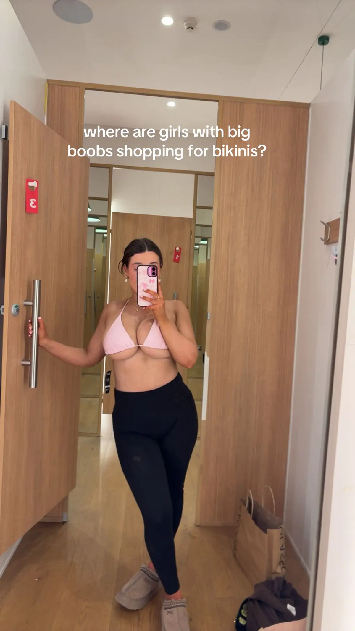 Please help girlies 