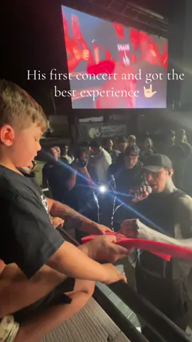 Ronnie made my nephews night tonight, he was so nervous now he keeps saying “Ronnie said I’m next for rock and roll” #burgettstownpa #fallinginreverse #fyp #ronnieradke @ronnieradke @Falling In Reverse 