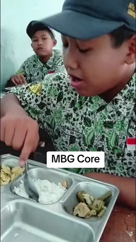 Alhamdulillah MBG tepat sasaran karena siswa kami kebanyakan anak pondok jd mereka sangat bersyukur dg adanya MBG #partaigerindra #prabowo #MBG #mbgcore #mtsbustanululum 