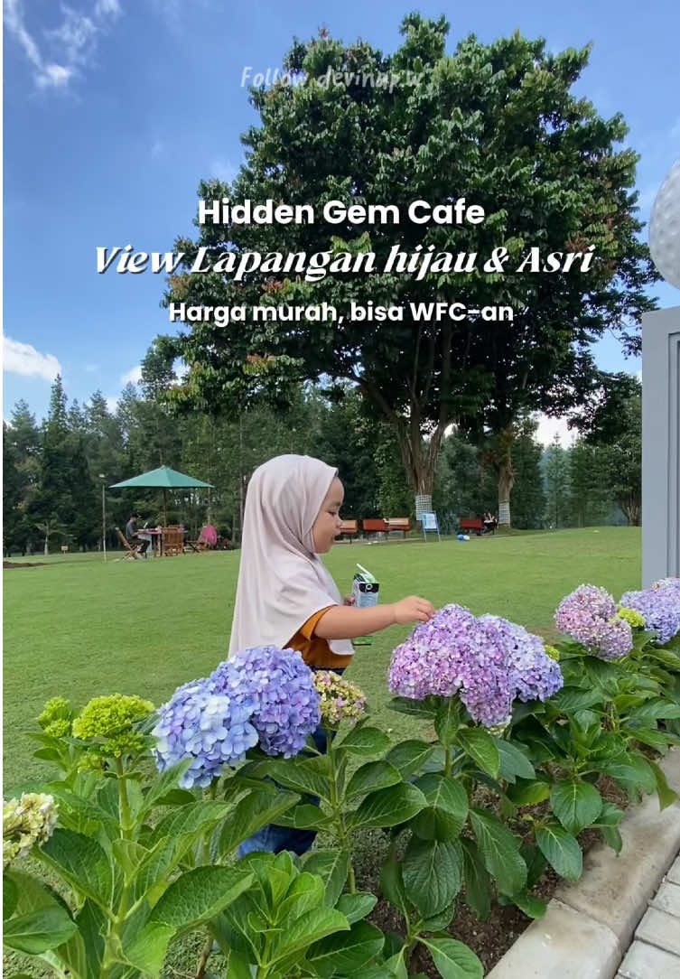 Hidden gem cafe di lembang seru buat chill atau wfc-an lohh 🥰 Ga jauh dari situ juga ada penginapan yang cozy banget, dengan fasilitas kamar yang udah lengkap. Booking sekarang juga yuk buat libur kamu nanti 😉 #bukasemuapintu #reddoorz #urbanviewbyreddoorz 
