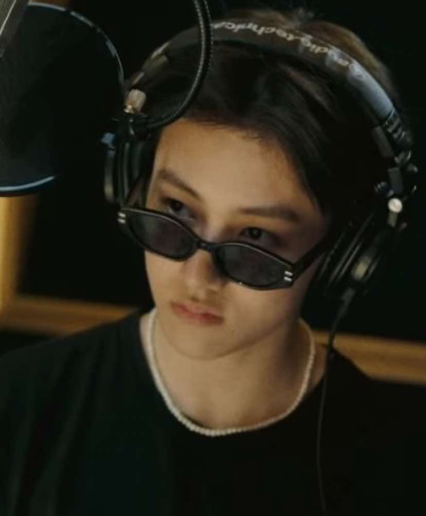 Ömg bby sean 🦊🖤! 