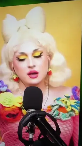 Drag queens are the funniest people alive ##fypシ゚viral##maddymorphosis##drag@@Maddy Morphosis