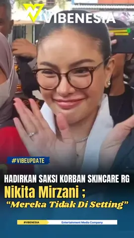 Pengadilan Negeri Jakarta Selatan menghadirkan saksi korban dari produk kecantikan yang dipasarkan Reza Gladys dalam persidangan Nikita Mirzani kamis kemarin. Ke empat saksi yang di klaim, mewakili ribuan korban tersebut mengutarakan keterangannya, usai merasa ditipu pasca menggunakan produk yang tak mengantongi izin edar BPOM tersebut.  Niki mengutarakan perihal kesaksian para saksi yang dihadirkan telah memberikan keterangan yang sebenar-benarnya tanpa rekayasa. #Vibenesia #Vibeupdate #Nikitamirzani #Rezagladys #Viral @Nikita Mirzani Mawardi 